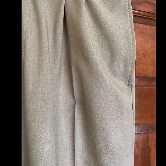 Men’s classic fit cuffed dress pants - Picture 3 of 5